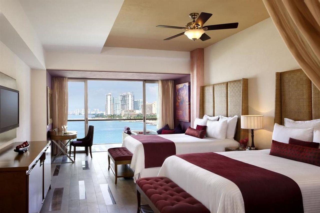 Secrets Vallarta Bay Resort & Spa - Adults Only Puerto Vallarta Exterior photo